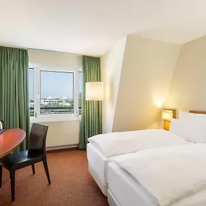 Nh Ost Hotel Berlino